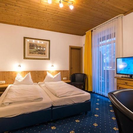 Hotel Garni Almenrausch Und Edelweiss Garmisch-Partenkirchen Zewnętrze zdjęcie