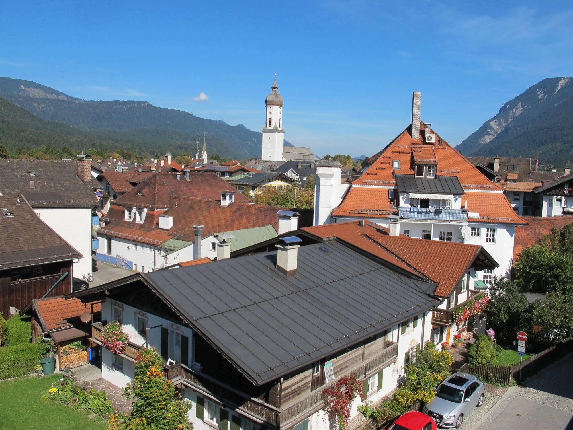 Hotel Garni Almenrausch Und Edelweiss Garmisch-Partenkirchen Zewnętrze zdjęcie