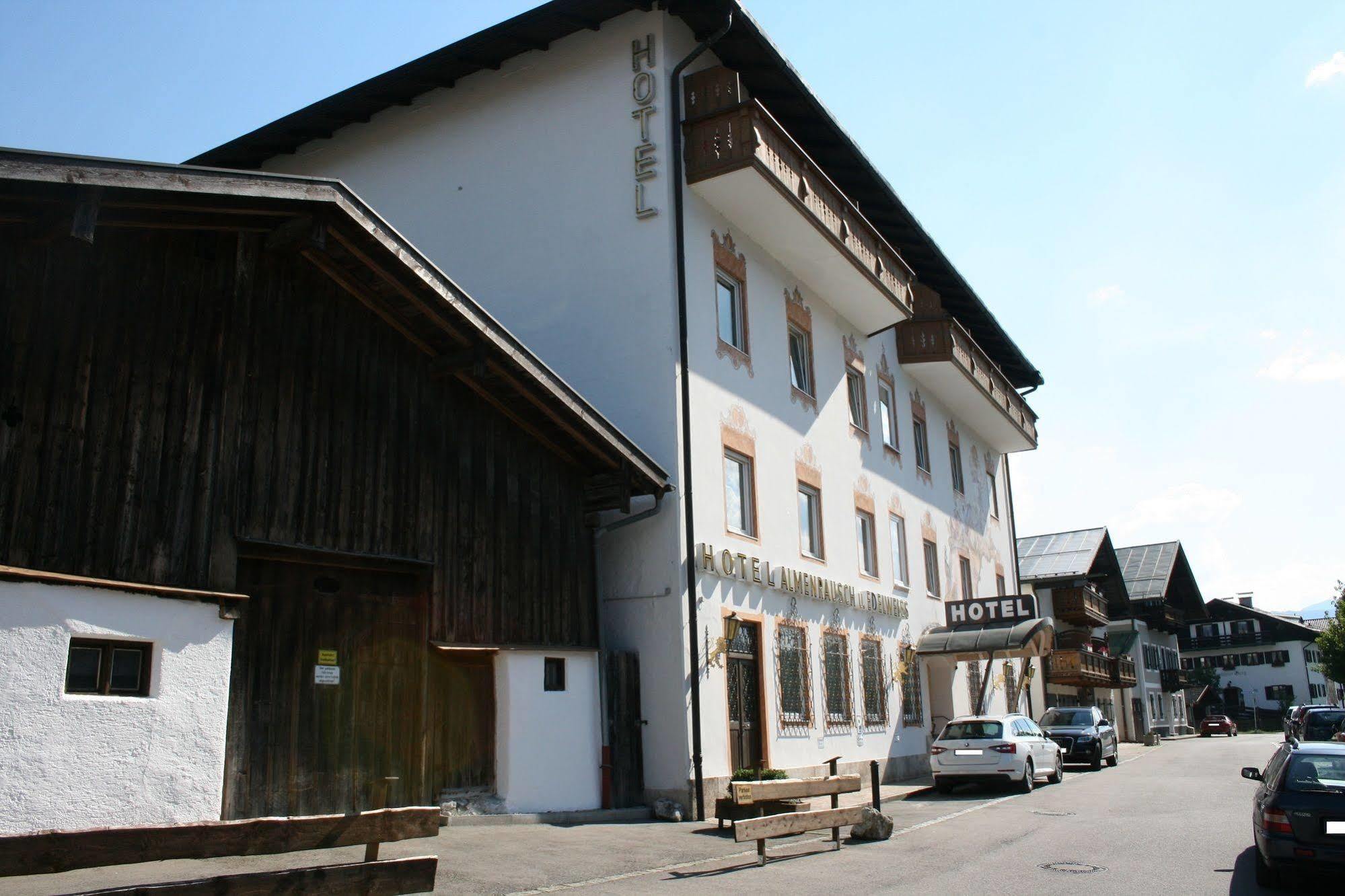Hotel Garni Almenrausch Und Edelweiss Garmisch-Partenkirchen Zewnętrze zdjęcie
