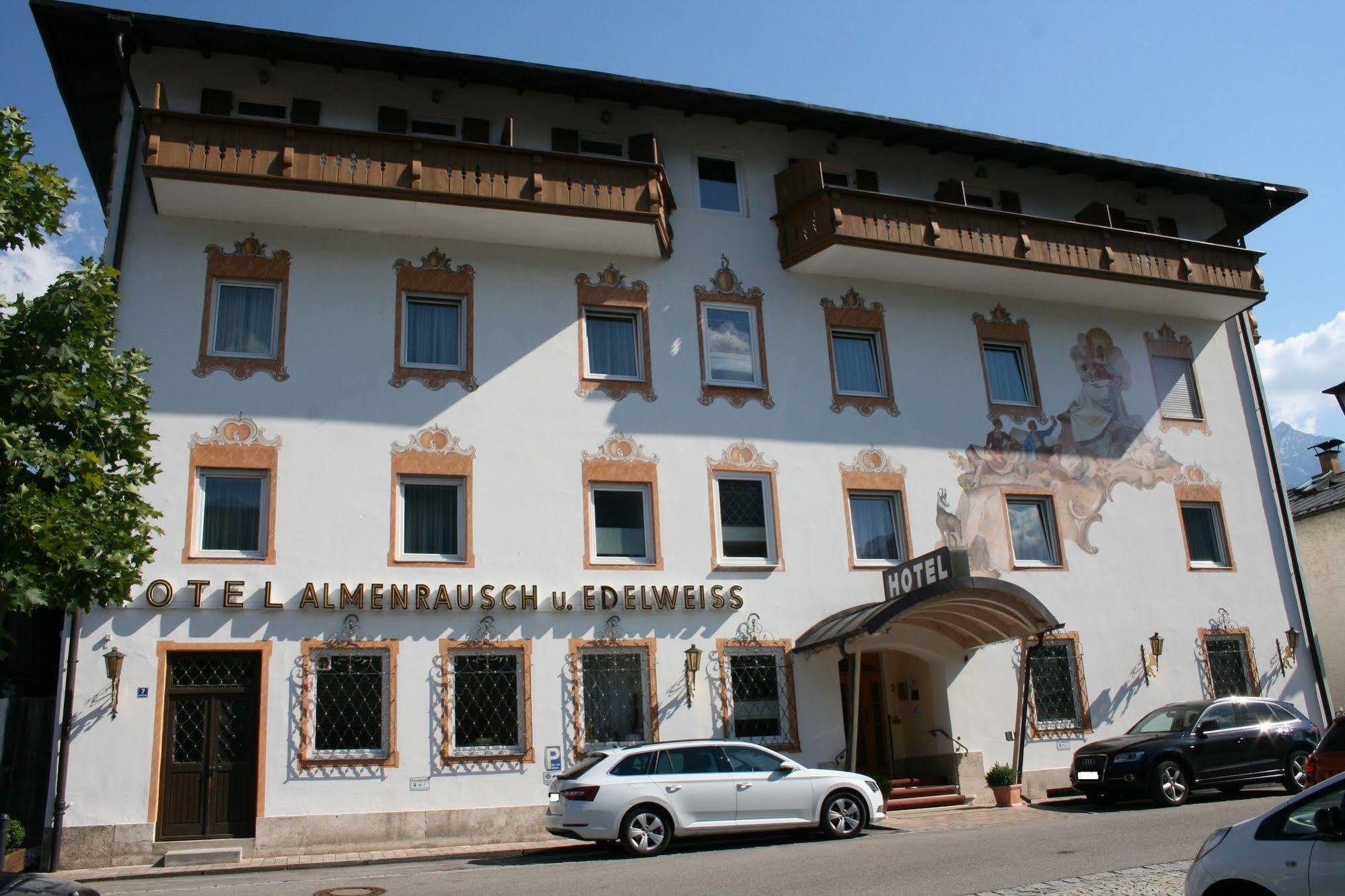 Hotel Garni Almenrausch Und Edelweiss Garmisch-Partenkirchen Zewnętrze zdjęcie