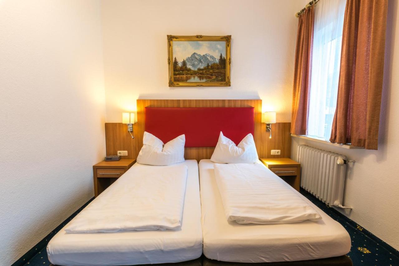 Hotel Garni Almenrausch Und Edelweiss Garmisch-Partenkirchen Zewnętrze zdjęcie