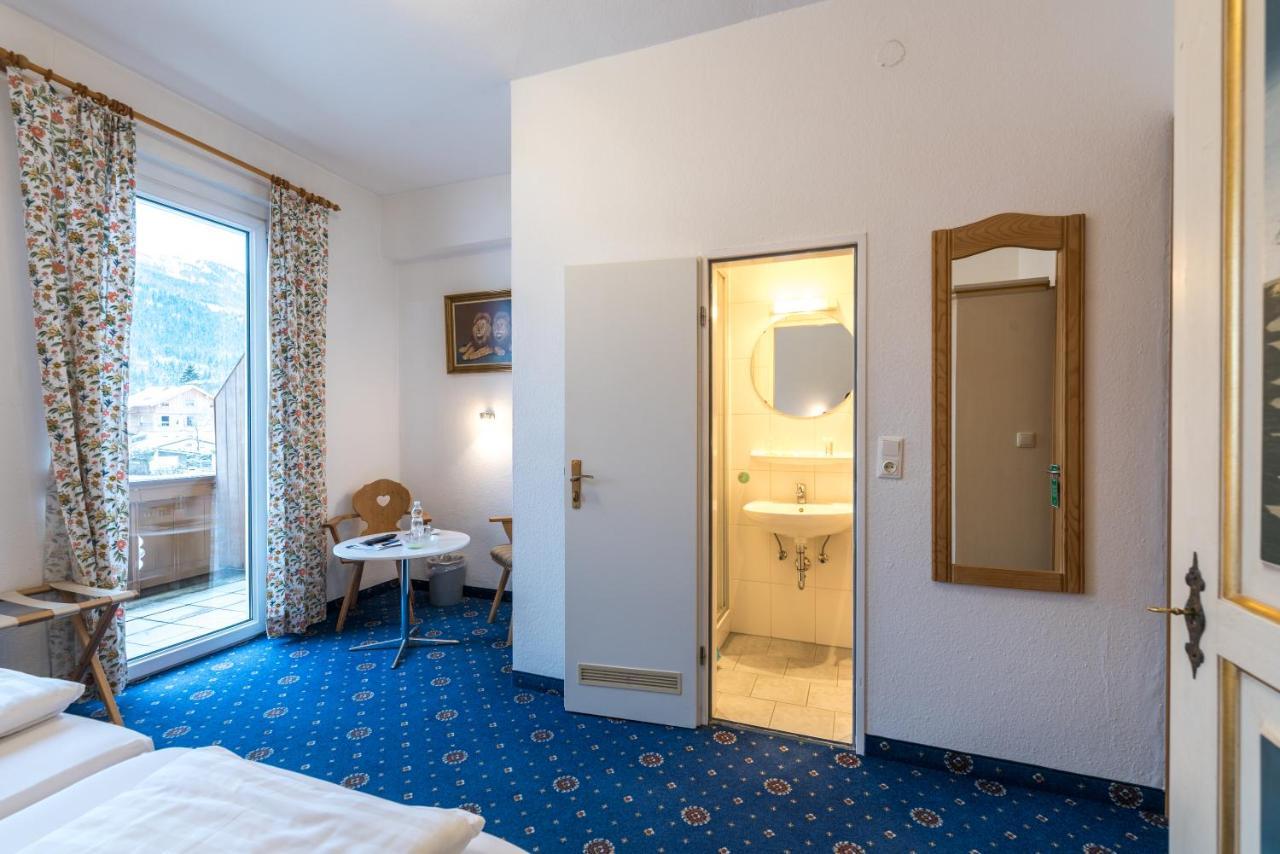 Hotel Garni Almenrausch Und Edelweiss Garmisch-Partenkirchen Zewnętrze zdjęcie