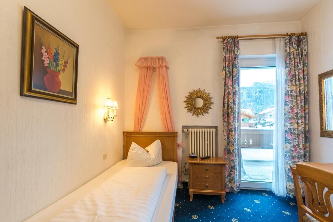 Hotel Garni Almenrausch Und Edelweiss Garmisch-Partenkirchen Zewnętrze zdjęcie