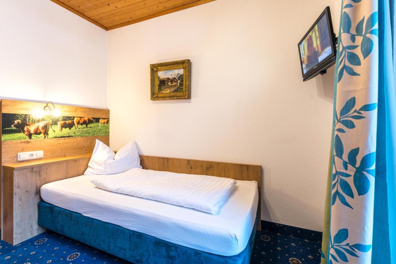 Hotel Garni Almenrausch Und Edelweiss Garmisch-Partenkirchen Zewnętrze zdjęcie