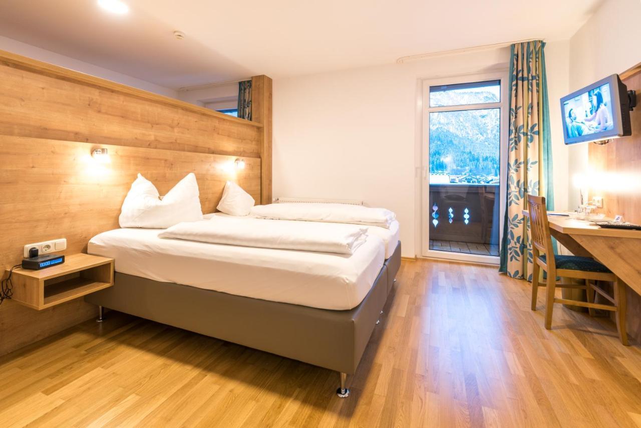 Hotel Garni Almenrausch Und Edelweiss Garmisch-Partenkirchen Zewnętrze zdjęcie